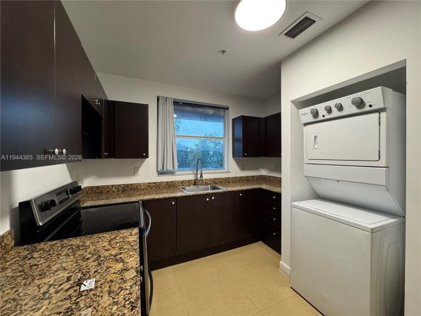 529 NE 62nd St #303 Miami, FL 33138