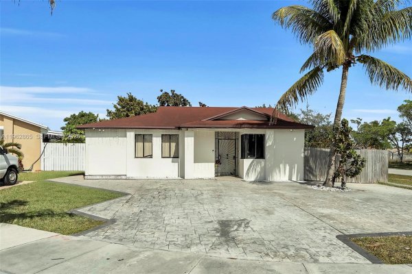 12201 SW 194th Ter Miami, FL 33177