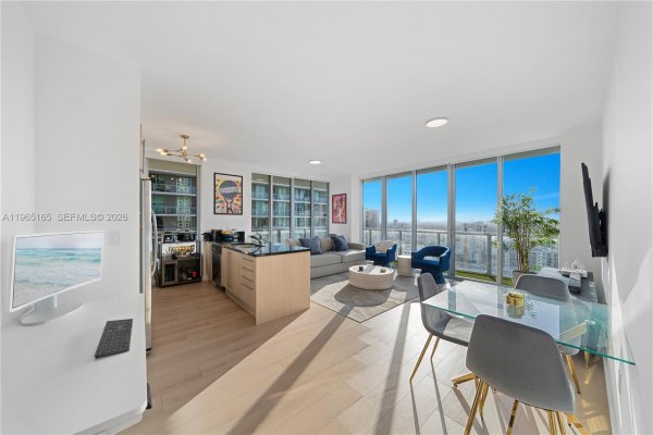 1111 SW 1st Ave #2114-N Miami, FL 33130