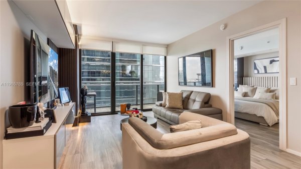 801 S Miami Ave #4407 Miami, FL 33130