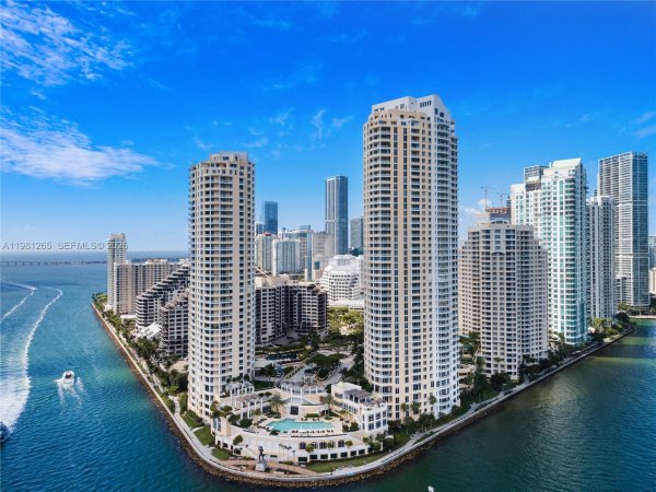 848 Brickell Key Dr #903 Miami, FL 33131