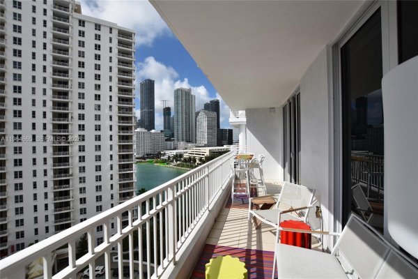 801 Brickell Key Blvd #1209 Miami, FL 33131