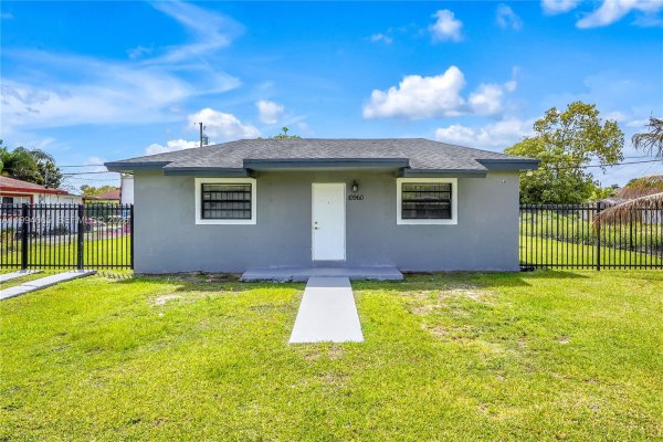 10960 SW 219th St Miami, FL 33170