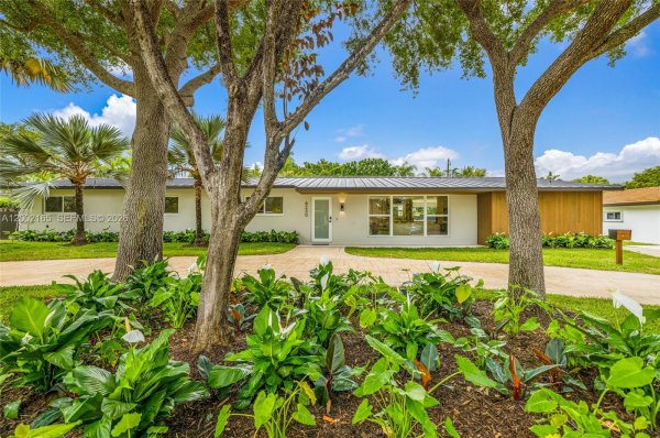 8230 SW 150th Dr Palmetto Bay, FL 33158