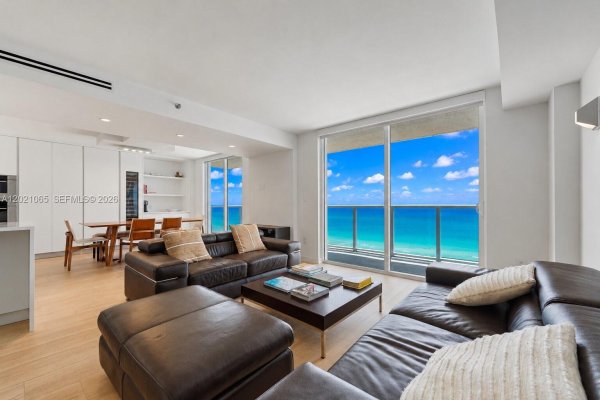 2457 Collins Ave #1703 Miami Beach, FL 33140