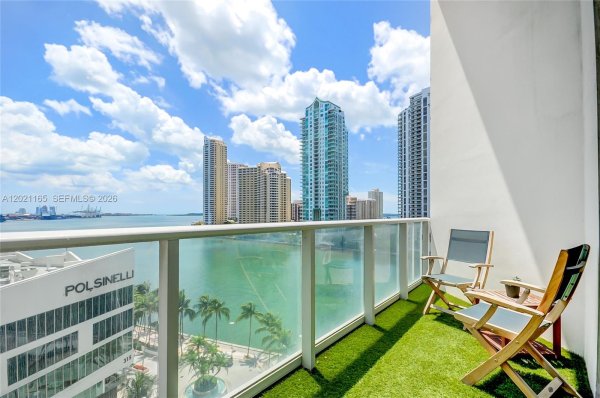 300 S Biscayne Bluv #L-1022 Miami, FL 33131
