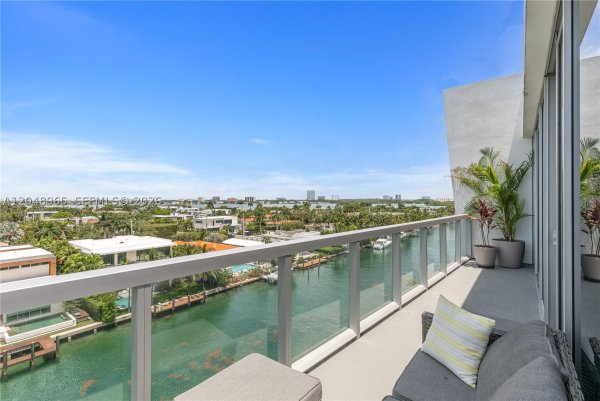 9940 W Bay Hbr Dr #7G-S Bay Harbor Islands, FL 33154