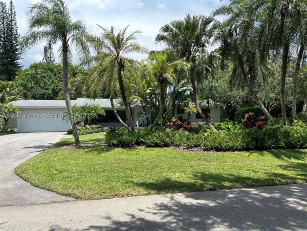 7415 SW 117th St Pinecrest, FL 33156