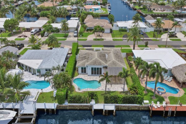 320 SE 5th Pompano Beach, FL 33060