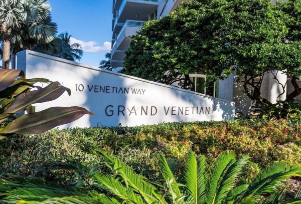 10 Venetian Way #502 Miami Beach, FL 33139