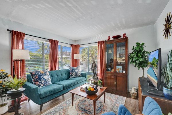 1055 SE 15th #14C Fort Lauderdale, FL 33316