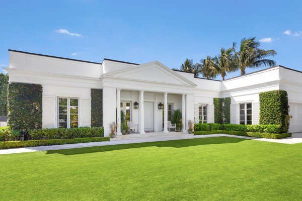 208 Sandpiper Palm Beach, FL 33480