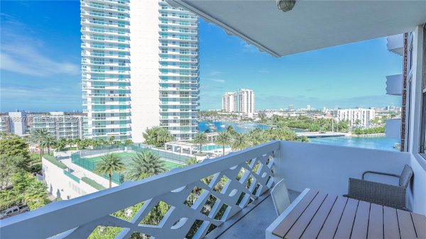 20 Island Ave #704 Miami Beach, FL 33139