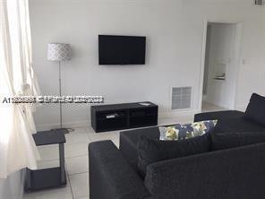 250 S Shore Dr #5 Miami Beach, FL 33141