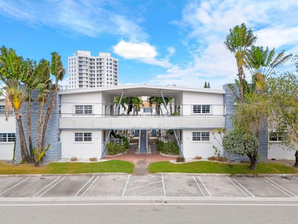 9725 Bay Hbr Ter #24 Bay Harbor Islands, FL 33154