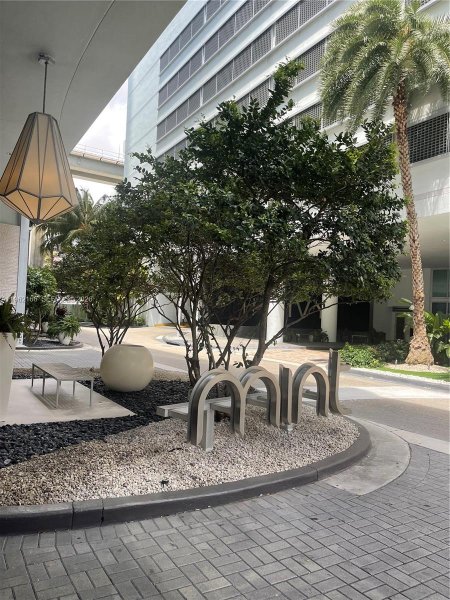 92 SW 3rd St #3203 Miami, FL 33130