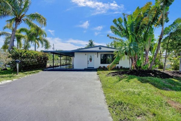 1628 NE 7th Ave Fort Lauderdale, FL 33305