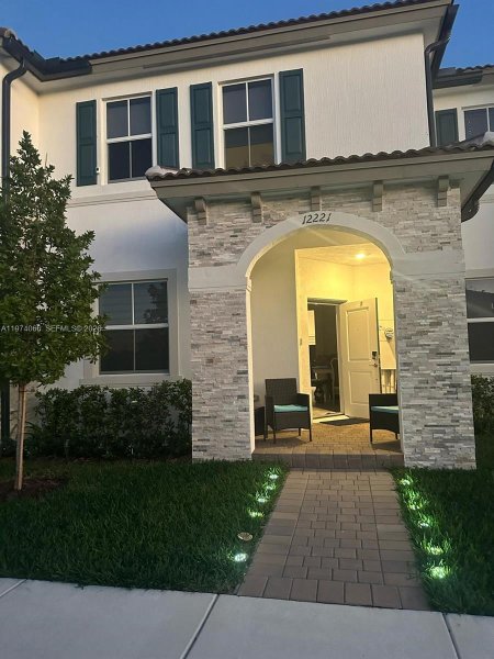 12221 NW 23rd Pl Miami, FL 33167