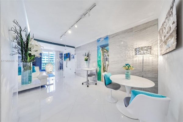 800 West Ave #605 Miami Beach, FL 33139