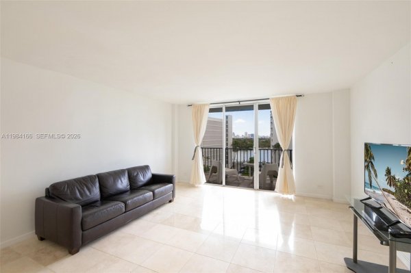 1001 91st St #701 Bay Harbor Islands, FL 33154