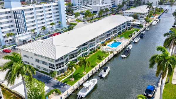 3050 NE 48th St #210 Fort Lauderdale, FL 33308