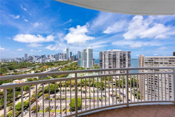 2475 Brickell Ave #2206 Miami, FL 33129