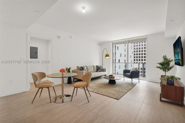 77 Se 5th St #3714 Miami, FL 33131