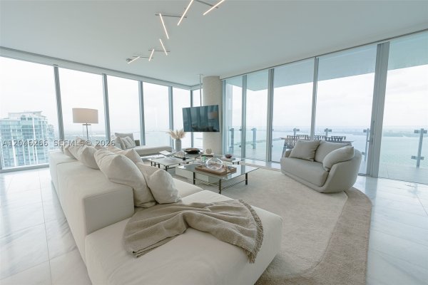 700 NE 26th Ter #4901 Miami, FL 33137