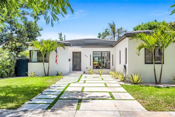 530 SW 18th Ter Miami, FL 33129