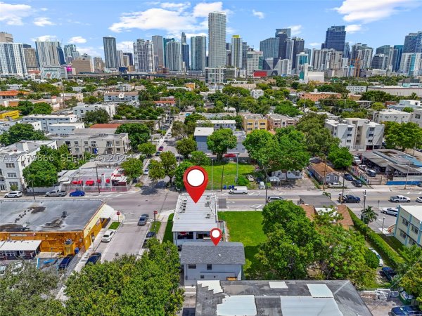 500 SW 8th Ave Miami, FL 33130