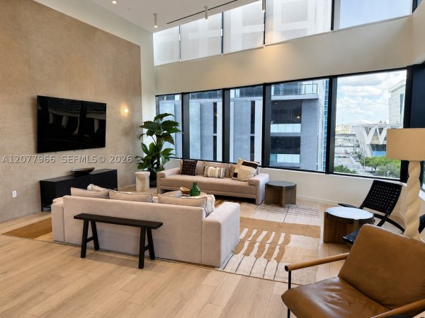 225 N Miami Ave #2810 Miami, FL 33128