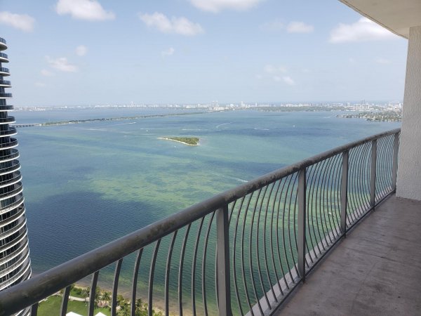 1750 N Bayshore #5205 Miami, FL 33132