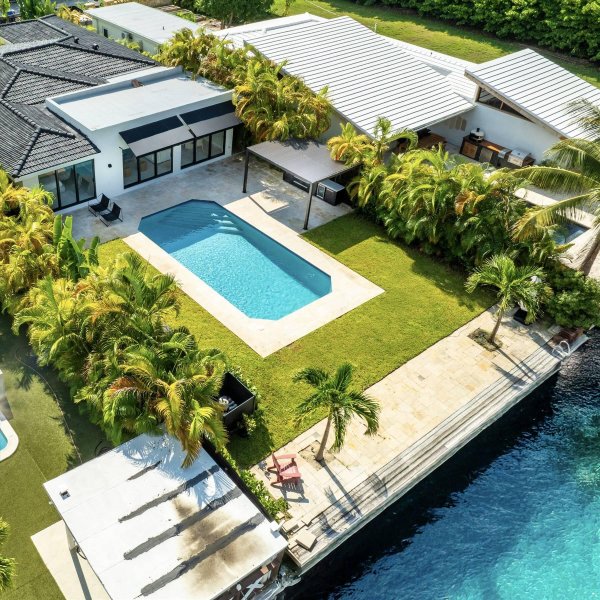 7610 Bayside Ln Miami Beach, FL 33141