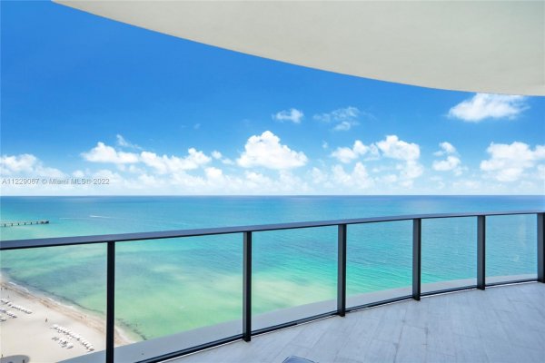 15701 Collins Ave #2101 Sunny Isles Beach, FL 33160