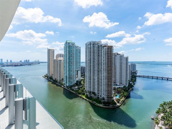 300 Biscayne Blvd Way #2505 Miami, FL 33131