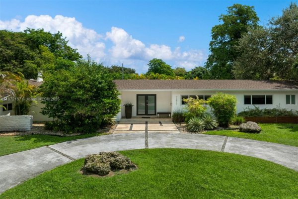 12401 SW 68th Ct Pinecrest, FL 33156