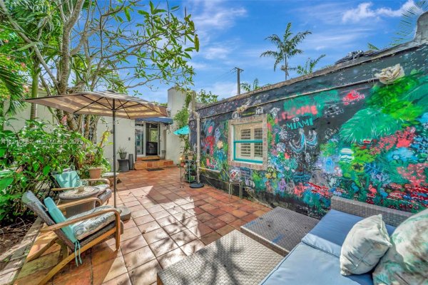 619 NE 87th St Miami, FL 33138