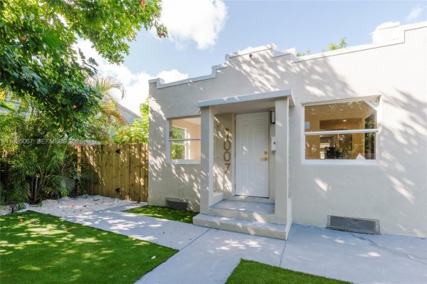 1007 NW 120th St North Miami, FL 33168