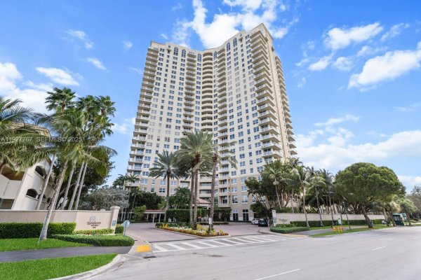 19501 W Country Clb Dr #1710 Aventura, FL 33180