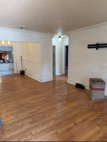 325 NW 56th St Miami, FL 33127