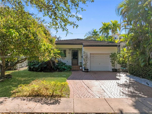 500 Aragon Ave Coral Gables, FL 33134