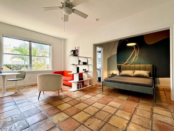 900 16th St #109 Miami Beach, FL 33139