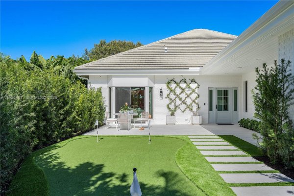 12091 SE Prestwick Ter Tequesta, FL 33469