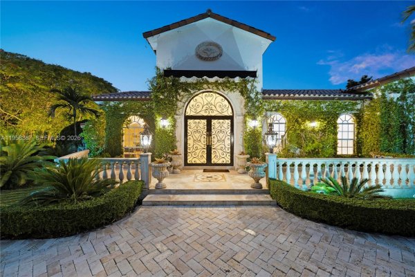 12300 Old Cutler Rd #1 Pinecrest, FL 33156