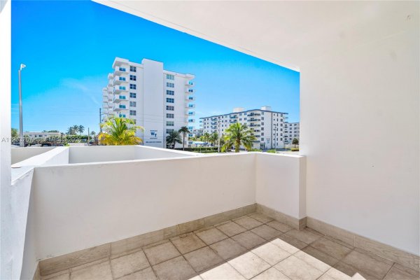 1410 S Ocean Dr #208 Hollywood, FL 33019