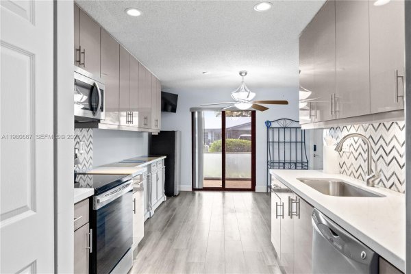 14600 Lucy Dr Delray Beach, FL 33484