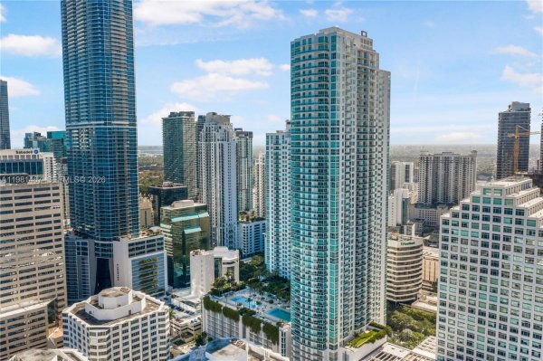 950 Brickell Bay Dr #1403 Miami, FL 33131