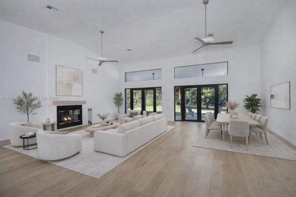 6841 SW 130th Ter Pinecrest, FL 33156