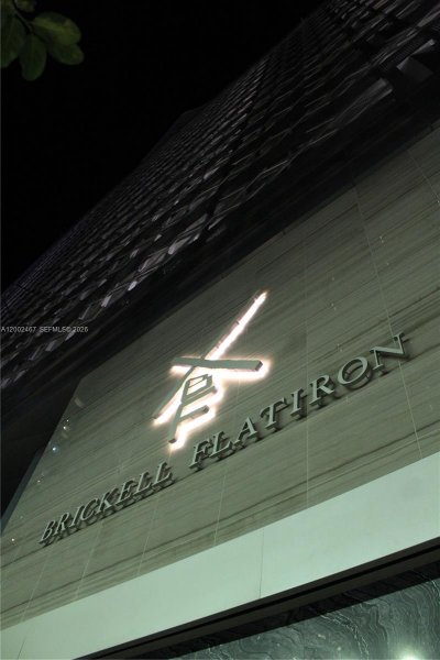 1000 Brickell Plz #1906 Miami, FL 33131