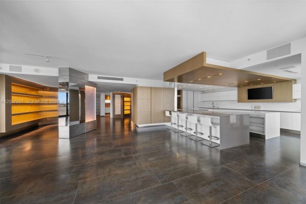 9999 Collins Ave #6J Bal Harbour, FL 33154